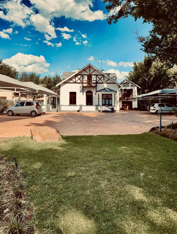 The Oak Potch Guesthouse Potchefstroom Exteriér fotografie
